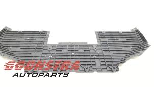 Gebruikte Beschermplaat bodem XPENG P5 P5 Prijs € 59,95 Margeregeling aangeboden door Boonstra Autoparts