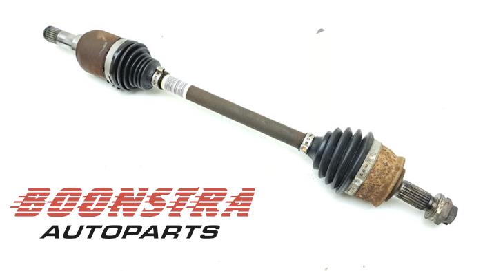 Gebruikte Aandrijfas links-voor Fiat 500C (312) 1.2 69 Prijs € 24,95 Margeregeling aangeboden door Boonstra Autoparts