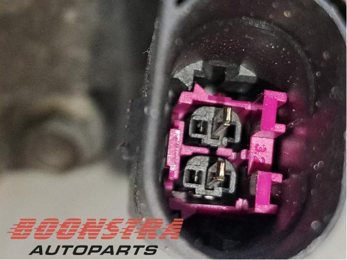 Aircopomp van een Porsche Panamera (970) 4.8 V8 32V GTS 2014