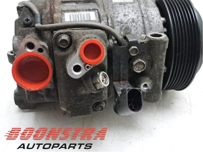 Aircopomp van een Porsche Panamera (970) 4.8 V8 32V GTS 2014