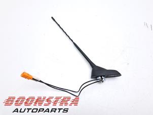 Gebruikte Antenne Peugeot 208 II (UB/UH/UP) e-208 50 kWh Prijs € 29,95 Margeregeling aangeboden door Boonstra Autoparts