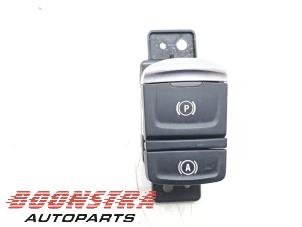 Gebruikte Handrem schakelaar Renault Zoé (AG) R135 Prijs € 24,95 Margeregeling aangeboden door Boonstra Autoparts