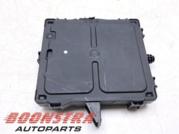 Gebruikte Module Bodycontrol Renault Zoé (AG) R135 Prijs € 77,95 Margeregeling aangeboden door Boonstra Autoparts