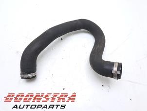 Gebruikte Intercooler Slang Peugeot 308 (L3/L8/LB/LH/LP) 1.6 BlueHDi 120 Prijs € 24,95 Margeregeling aangeboden door Boonstra Autoparts