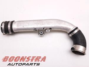 Gebruikte Intercooler Buis Mercedes C (W205) C-220 2.2 CDI BlueTEC, C-220 d 16V Prijs € 93,95 Margeregeling aangeboden door Boonstra Autoparts