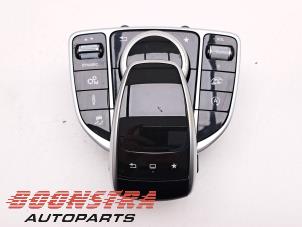 Gebruikte I-Drive knop Mercedes C Estate AMG (S205) C-63 S,Edition 1 AMG 4.0 V8 Biturbo Prijs € 34,95 Margeregeling aangeboden door Boonstra Autoparts