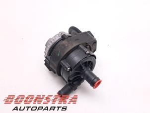 Gebruikte Extra waterpomp Renault Kangoo Express (RFK) 1.5 Blue dCi 95 Prijs € 72,54 Inclusief btw aangeboden door Boonstra Autoparts