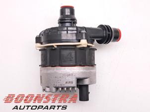 Gebruikte Extra waterpomp BMW 7 serie (G11/12) 745e,Le Prijs € 94,95 Margeregeling aangeboden door Boonstra Autoparts