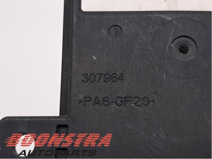 Dode hoek sensor van een Land Rover Range Rover Velar (LY) 3.0 D300 AWD 2018