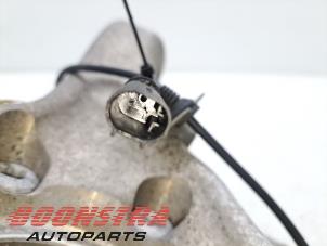 Gebruikte Fusee links-voor BMW X6 (F16) M50d 3.0 24V Prijs € 98,95 Margeregeling aangeboden door Boonstra Autoparts