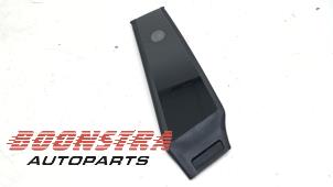 Gebruikte B-stijl sierlijst exterieur Tesla Model 3 RWD 60 kWh Prijs € 108,84 Inclusief btw aangeboden door Boonstra Autoparts