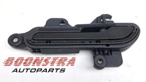 Gebruikte Portiergreep 4Deurs links-voor Tesla Model 3 RWD 60 kWh Prijs € 116,10 Inclusief btw aangeboden door Boonstra Autoparts