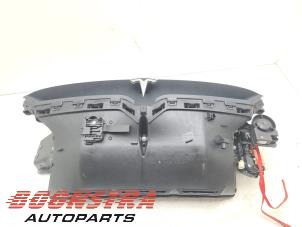 Gebruikte Luchtgeleider Tesla Model X EV AWD Prijs € 149,95 Margeregeling aangeboden door Boonstra Autoparts