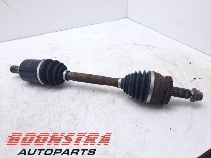 Gebruikte Aandrijfas links-voor Kia Sorento III (UM) 2.2 CRDi 16V VGT 4x4 Prijs € 123,95 Margeregeling aangeboden door Boonstra Autoparts