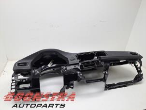 Gebruikte Dashboard Volvo V60 I (FW/GW) 1.6 T3 16V Prijs € 289,95 Margeregeling aangeboden door Boonstra Autoparts