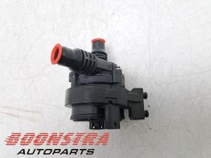 Gebruikte Extra waterpomp BMW XM (09) 3.0 PHEV 50e 30 kWh Prijs € 33,95 Margeregeling aangeboden door Boonstra Autoparts