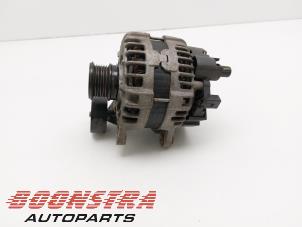 Alternator van een Mercedes-Benz E (R207) E-200 2.0 Turbo 16V 2016