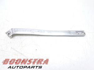 Gebruikte Frontdeel steun BMW XM (09) 3.0 PHEV 50e 30 kWh Prijs € 34,95 Margeregeling aangeboden door Boonstra Autoparts