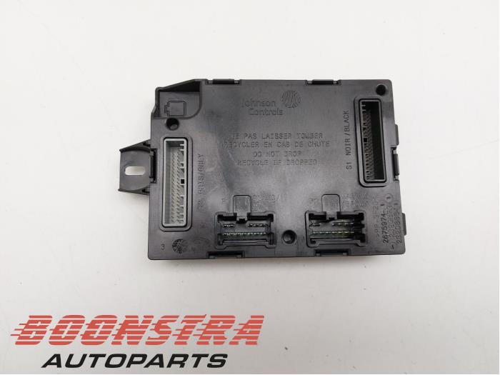 Gebruikte Computer Body Control Renault Captur I (2R) 1.2 TCE 16V EDC Prijs € 94,95 Margeregeling aangeboden door Boonstra Autoparts