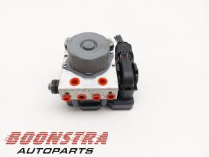 Gebruikte ABS Pomp Renault Clio IV (5R) 1.2 TCE 16V GT EDC Prijs € 37,95 Margeregeling aangeboden door Boonstra Autoparts