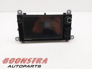 Gebruikte Radio Renault Clio IV (5R) 1.5 Energy dCi 90 FAP Prijs € 194,95 Margeregeling aangeboden door Boonstra Autoparts