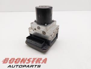 Gebruikte ABS Pomp BMW 5 serie (F10) 550i V8 32V TwinPower Turbo Prijs € 235,00 Margeregeling aangeboden door Boonstra Autoparts