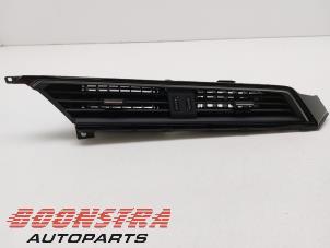 Gebruikte Luchtrooster Dashboard Audi E-tron (GEN) 55 quattro Prijs € 29,95 Margeregeling aangeboden door Boonstra Autoparts