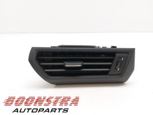 Gebruikte Luchtrooster Dashboard Audi E-tron (GEN) 55 quattro Prijs € 24,95 Margeregeling aangeboden door Boonstra Autoparts