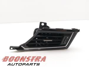 Gebruikte Luchtrooster Dashboard Audi E-tron (GEN) 55 quattro Prijs € 24,95 Margeregeling aangeboden door Boonstra Autoparts