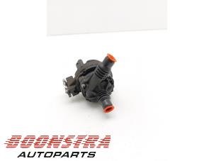 Gebruikte Extra waterpomp BMW iX3 80 kWh Prijs € 34,95 Margeregeling aangeboden door Boonstra Autoparts