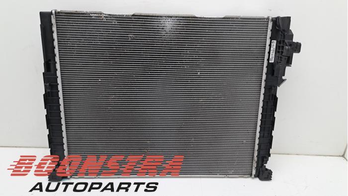 Gebruikte Radiateur BMW 7 serie (G11/12) 740e,Le xDrive Prijs € 149,95 Margeregeling aangeboden door Boonstra Autoparts