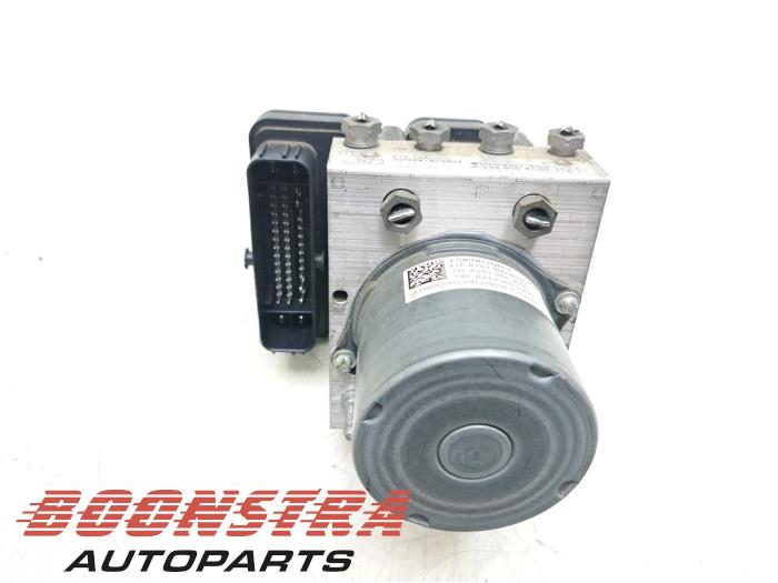 Gebruikte ABS Pomp Mercedes CLA (118.3) 1.3 CLA-250 e Turbo 16V Prijs € 195,95 Margeregeling aangeboden door Boonstra Autoparts