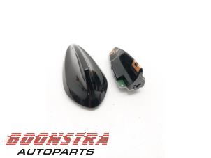 Gebruikte Antenne BMW 7 serie (G11/12) 740e,Le xDrive Prijs € 24,95 Margeregeling aangeboden door Boonstra Autoparts