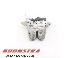 Gebruikte Slotmechaniek Achterklep Mercedes GLC (X253) 2.0 260 16V 4-Matic Prijs € 24,95 Margeregeling aangeboden door Boonstra Autoparts