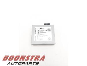 Gebruikte Radio module Opel Astra J Sports Tourer (PD8/PE8/PF8) 1.6 CDTI 16V Prijs € 135,00 Margeregeling aangeboden door Boonstra Autoparts