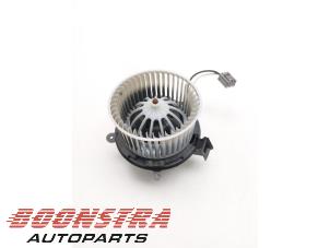 Gebruikte Chaufage Ventilatiemotor Opel Astra J Sports Tourer (PD8/PE8/PF8) 1.6 CDTI 16V Prijs € 29,95 Margeregeling aangeboden door Boonstra Autoparts