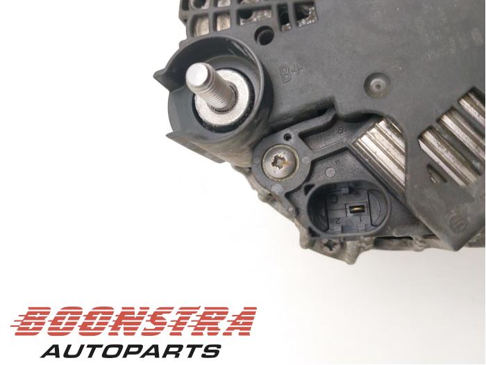 Dynamo van een Mercedes-Benz GLC (X253) 2.0 260 16V 4-Matic 2016