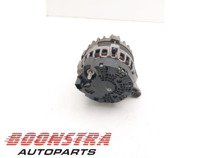 Dynamo van een Mercedes-Benz GLC (X253) 2.0 260 16V 4-Matic 2016