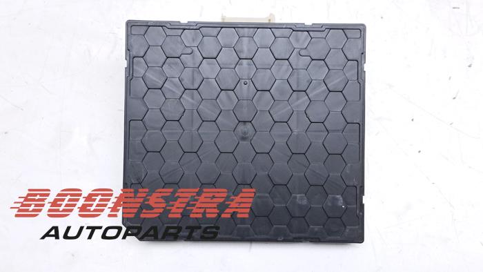 Computer Body Control van een Volkswagen Caddy Cargo V (SBA/SBH) 2.0 TDI 122 2021