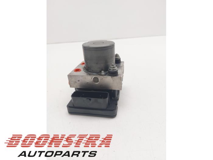 Gebruikte ABS Pomp Volkswagen Crafter (SY) 2.0 TDI FWD Prijs € 241,94 Inclusief btw aangeboden door Boonstra Autoparts