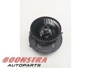 Gebruikte Chaufage Ventilatiemotor Volkswagen Crafter (SY) 2.0 TDI FWD Prijs € 59,23 Inclusief btw aangeboden door Boonstra Autoparts