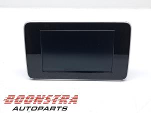Gebruikte Display Interieur Mercedes C Estate (S205) C-350 e 2.0 16V Prijs € 49,95 Margeregeling aangeboden door Boonstra Autoparts