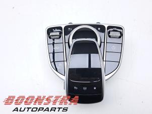 Gebruikte I-Drive knop Mercedes C Estate (S205) C-350 e 2.0 16V Prijs € 49,95 Margeregeling aangeboden door Boonstra Autoparts