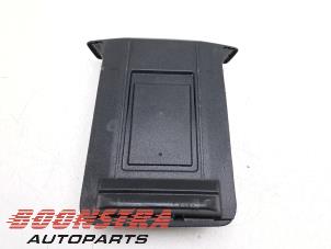 Gebruikte Krikset Peugeot Expert (V1/VA/VB/VE/VF/VT/VY) 2.0 Blue HDi 150 16V Prijs € 48,34 Inclusief btw aangeboden door Boonstra Autoparts