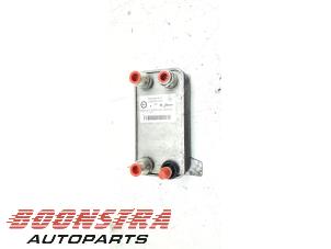 Gebruikte Oliekoeler Mercedes C Estate (S205) C-350 e 2.0 16V Prijs € 34,95 Margeregeling aangeboden door Boonstra Autoparts