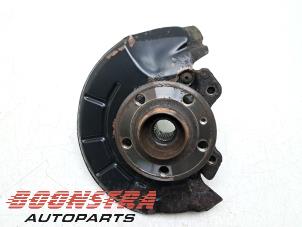 Gebruikte Fusee rechts-voor Skoda Rapid 1.2 TSI Prijs € 39,95 Margeregeling aangeboden door Boonstra Autoparts