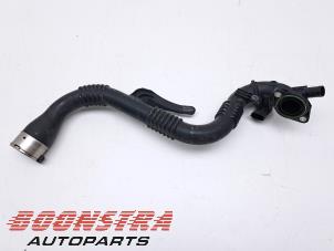 Gebruikte Intercooler Slang Renault Clio IV (5R) 0.9 Energy TCE 90 12V Prijs € 29,95 Margeregeling aangeboden door Boonstra Autoparts