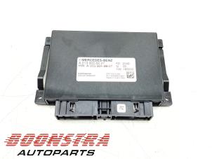 Gebruikte Handrem Computer Mercedes CLA (118.3) 1.3 CLA-250 e Turbo 16V Prijs € 79,95 Margeregeling aangeboden door Boonstra Autoparts