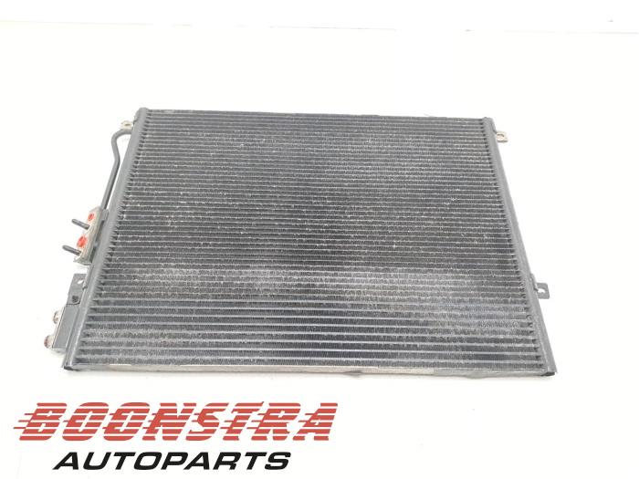 Gebruikte Airco Condensor Jeep Grand Cherokee (WH/WK) 5.7 V8 Hemi Prijs € 129,95 Margeregeling aangeboden door Boonstra Autoparts