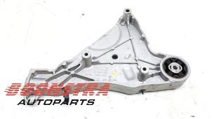 Gebruikte Versnellingsbak Steun Mini Mini (F56) Cooper SE,Electric Prijs € 39,95 Margeregeling aangeboden door Boonstra Autoparts